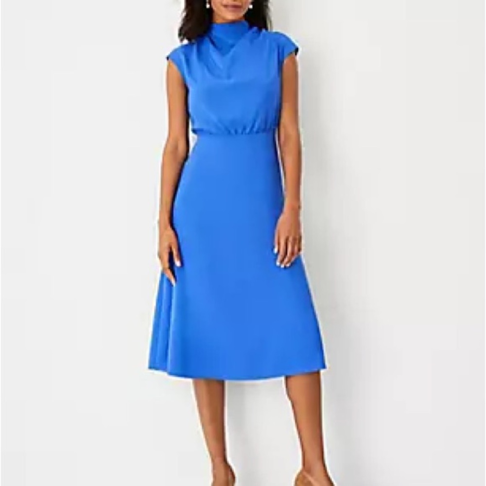 Elegant Blue Midi Dress